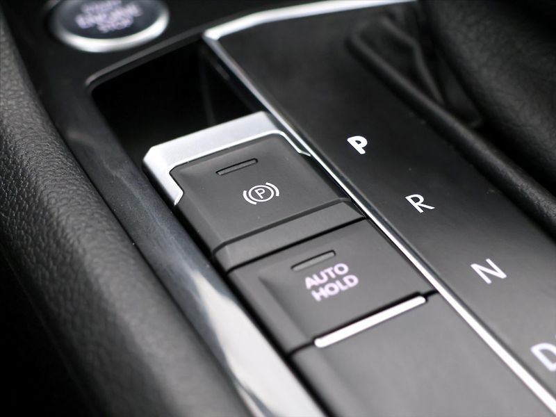 Volkswagen Tiguan 2,0 TSI 162kW DSG 4MOT Highlin - fotka 35 z 48