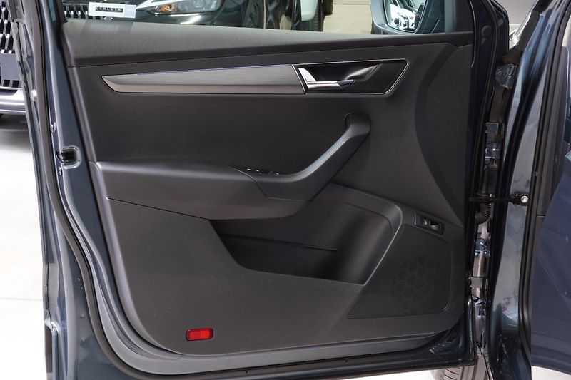 Škoda Karoq 2.0TDI,4x4,DSG,ČR,1.MAJ,TAŽNÉ - fotka 17 z 36