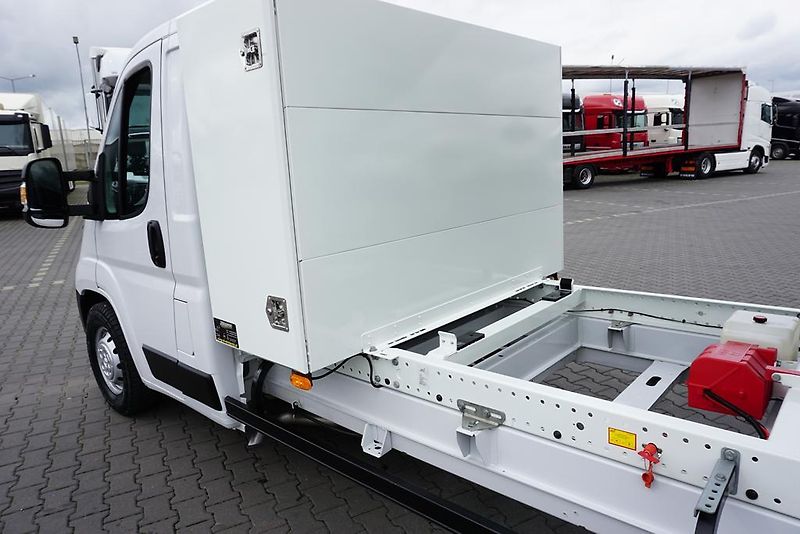 Peugeot Boxer (2023) 2,2 HDi / 140 KM / WYWROTKA /  - fotka 51 z 52