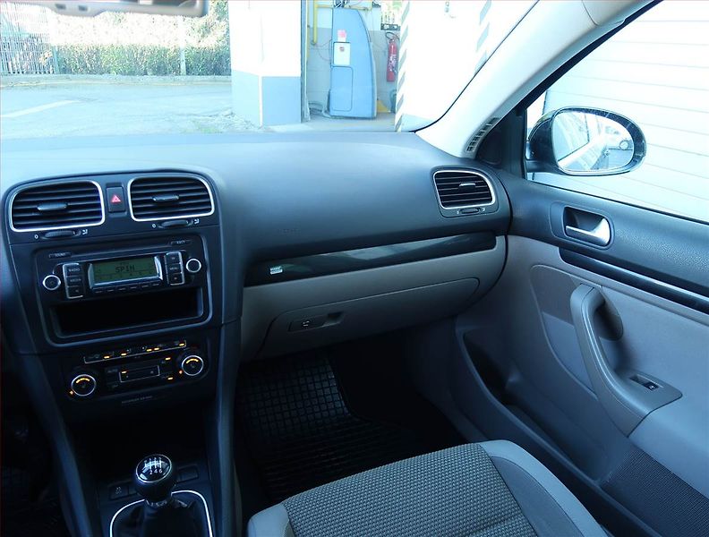 Volkswagen Golf (2010) 1.4 TSI, Tempomat - fotka 8 z 16
