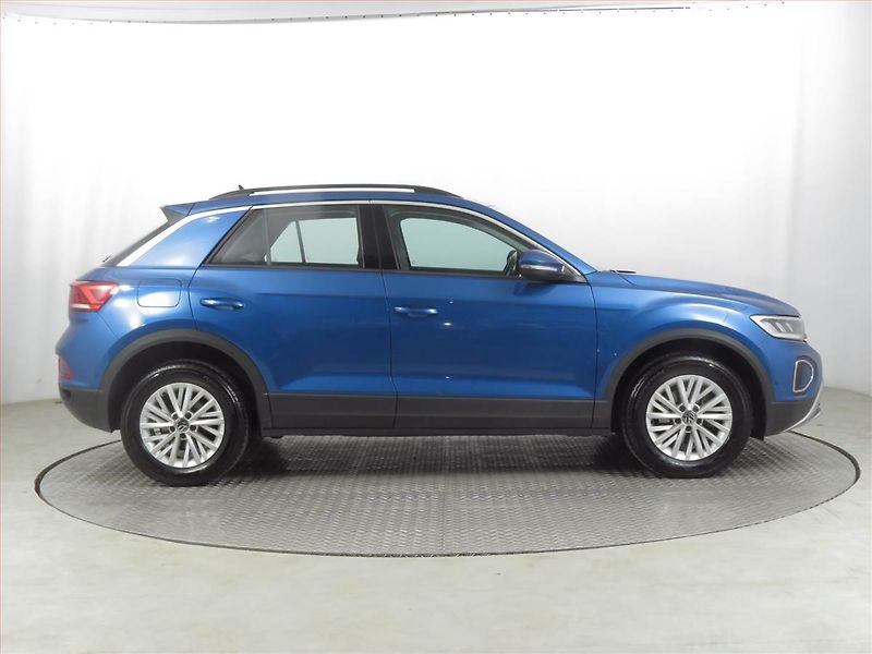 Volkswagen T-Roc (2022) 1.5 TSI - fotka 6 z 20