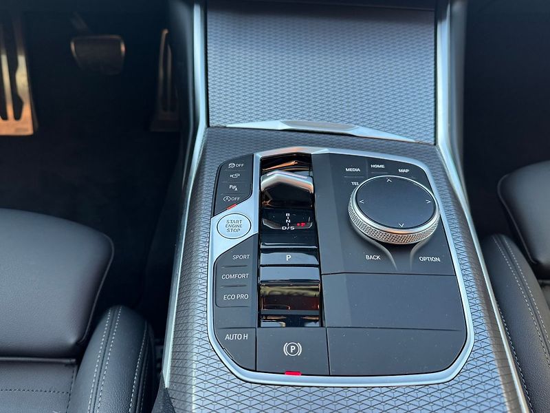 BMW Řada 3 M340i xDrive Touring El. Tažné - fotka 17 z 19
