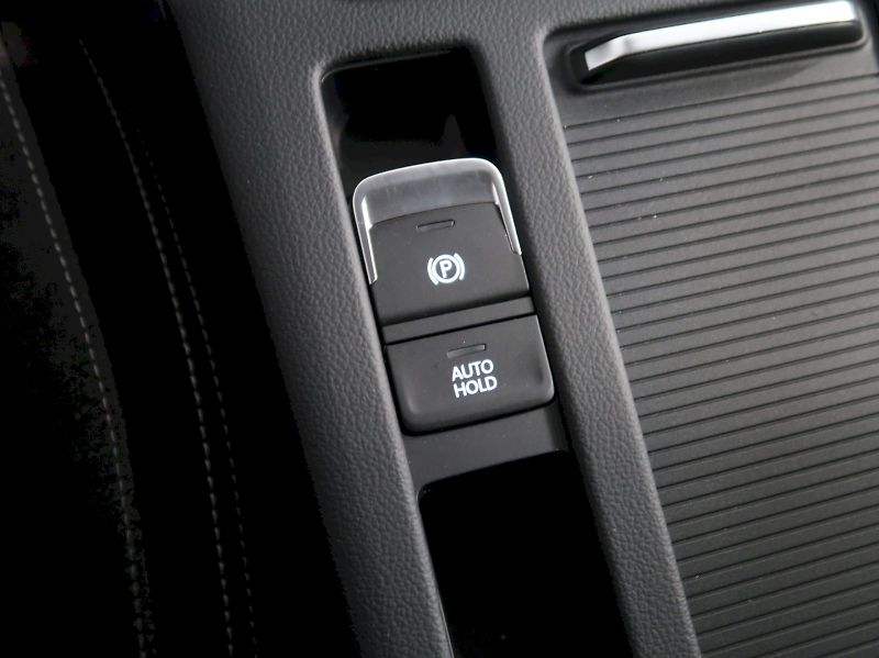 Volkswagen Passat (2022) BUSINESS PREMIUM 2.0TDI 110KW - fotka 34 z 38