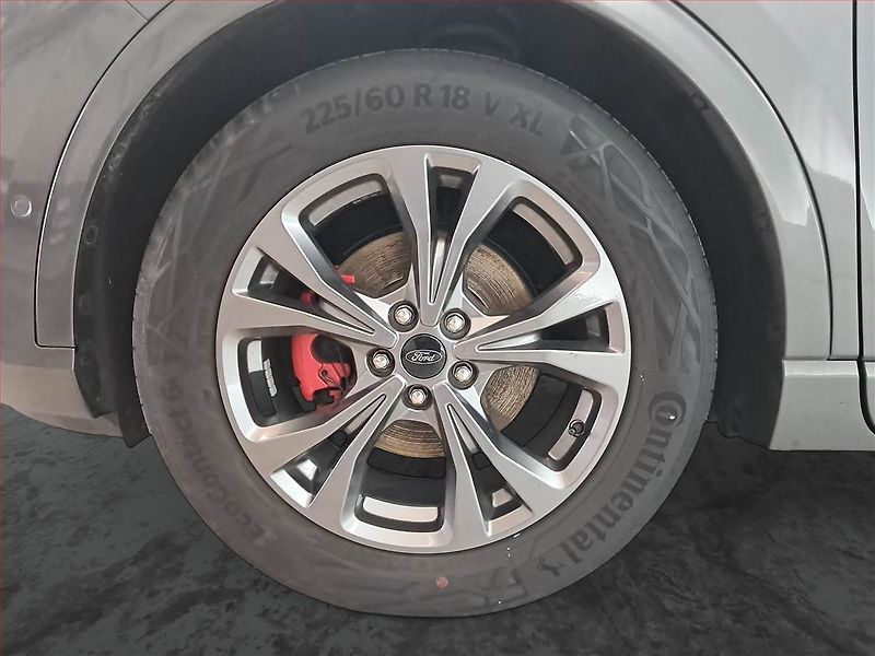 Ford Kuga (2023) ST-Line X 1.5 EcoBoost - fotka 15 z 23