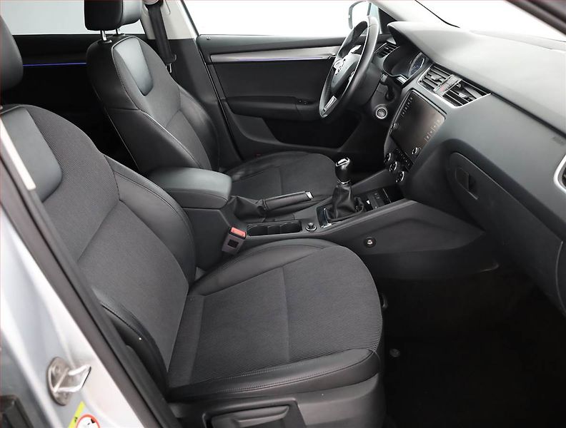 Škoda Octavia (2017) Style 2.0 TDI, Serv.kniha - fotka 7 z 16