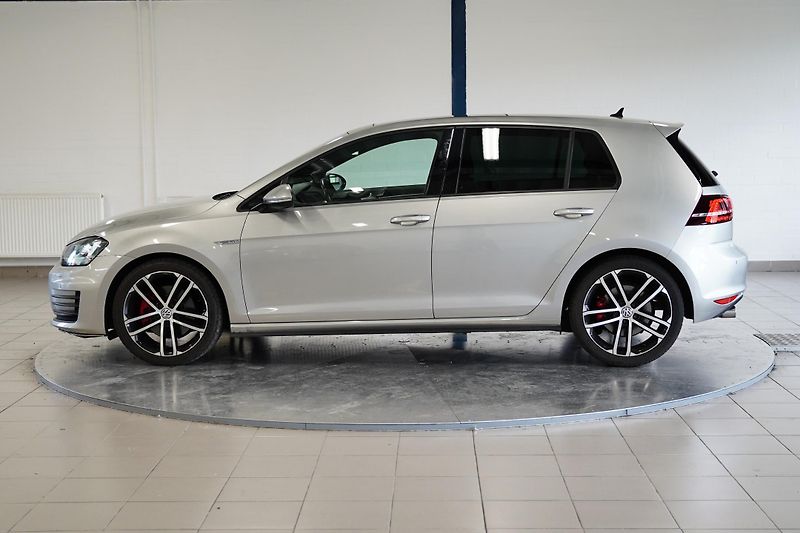 Volkswagen Golf - fotka 3 z 28