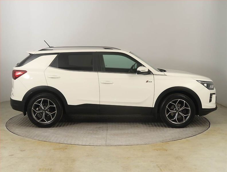 SsangYong Korando (2022) Style Plus 1.5 T-GDI, Automat - fotka 6 z 20