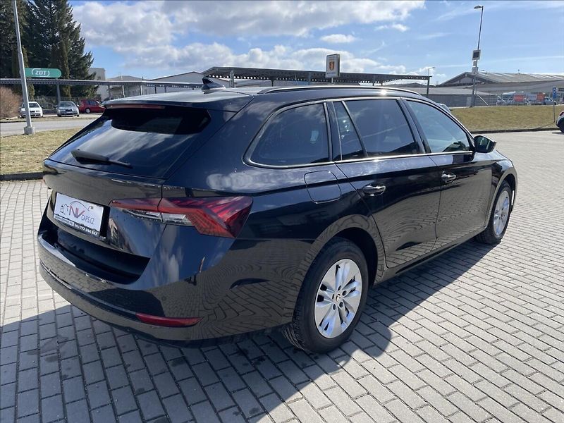 Škoda Octavia 2,0 TDi 110kw DSG Style Nehava - fotka 35 z 39