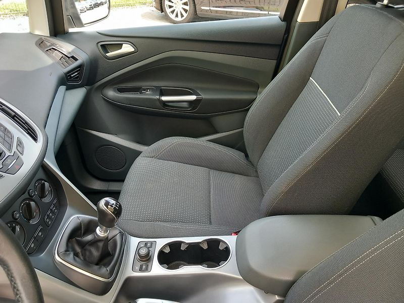 Ford C-MAX (2013) 1,6i NAVI VYHŘ.SED,BEZ KOROZE! - fotka 31 z 46