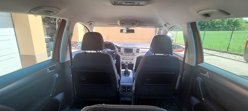 Volkswagen Golf Sportsvan (2015) 1,2TSi 81kW benzín „Lounge“ - fotka 36 z 41