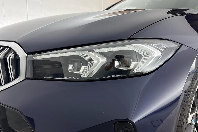 BMW Řada 3 řady 3 | 330d xDrive - fotka 23 z 24