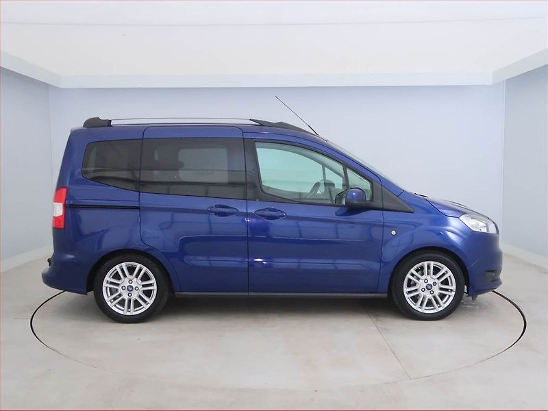 Ford Tourneo Courier (2014) Titanium 1.6 TDCi, 5Míst - fotka 6 z 15