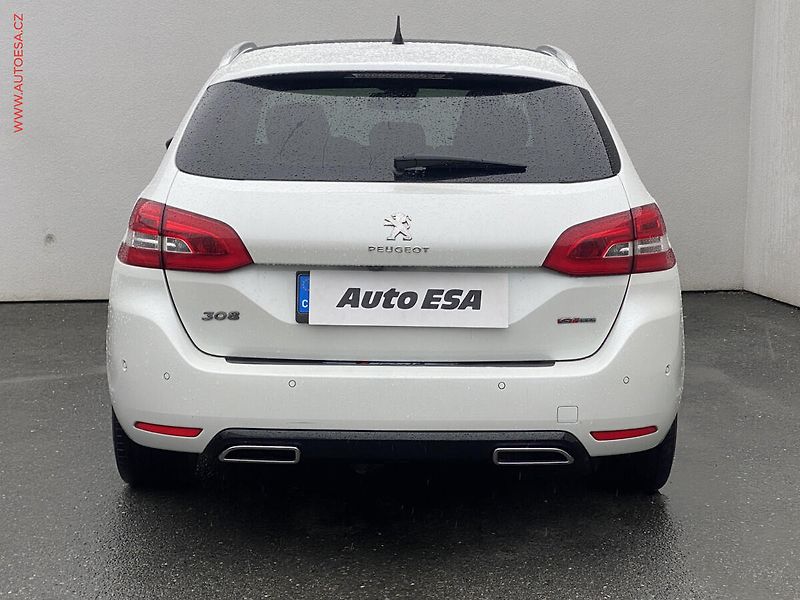 Peugeot 308 (2015) 2.0HDi, AC, LED, navi - fotka 5 z 16