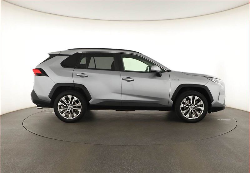 Toyota RAV4 (2021) Executive 2.5 Hybrid - fotka 6 z 18