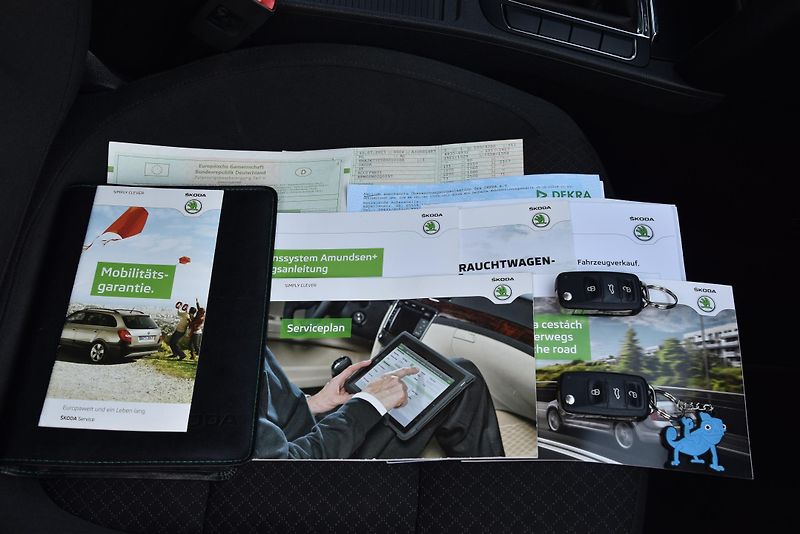 Škoda Superb 2.0 TDi CR,NAVI,VÝHŘEV,XENONY - fotka 45 z 45