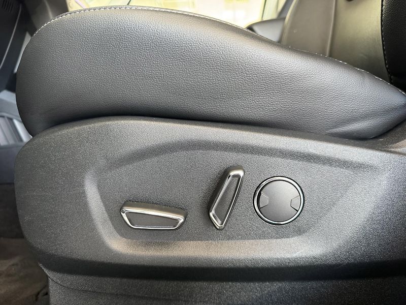 Ford S-MAX 2,0TDCi AT8*140kW*REZERVACE! - fotka 29 z 34