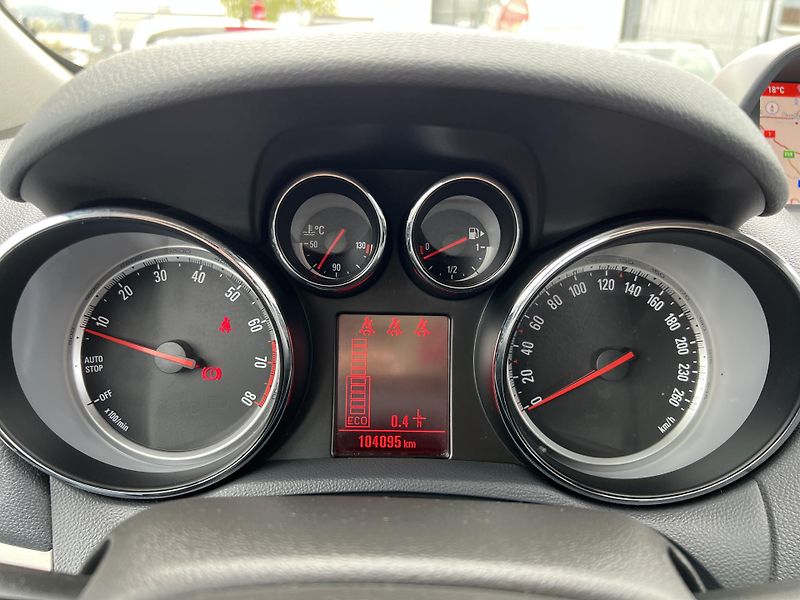 Opel Mokka 1.4T COSMO 4x4 KAMERA NAVI - fotka 14 z 37