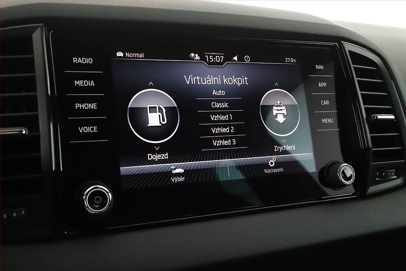 Škoda Karoq (2023) Sportline 1.5 TSI - fotka 18 z 20