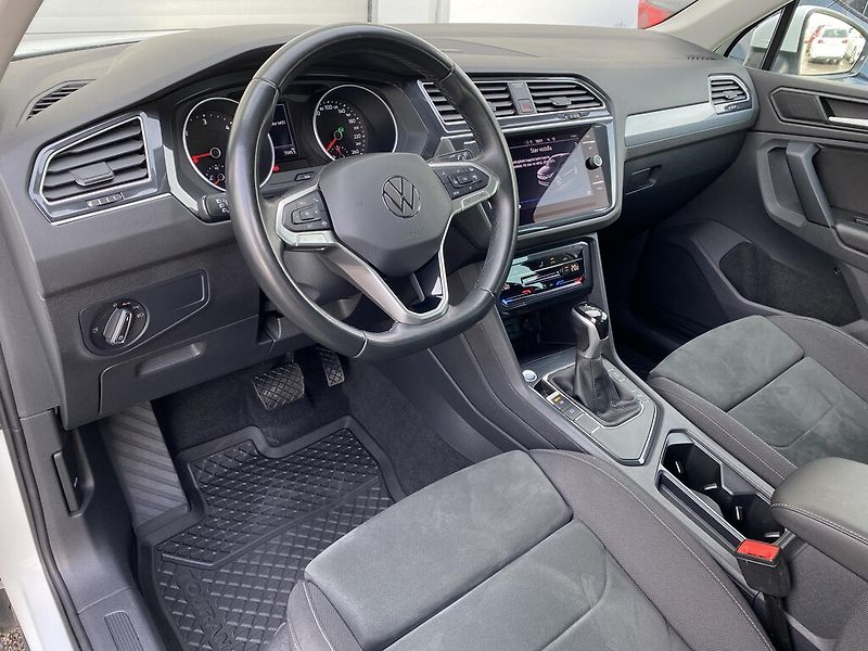 Volkswagen Tiguan 2,0 TDI 110 kW DSG Life - fotka 7 z 28
