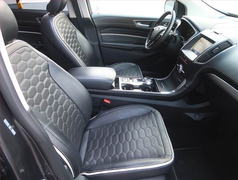 Ford Edge (2019) Vignale 2.0 EcoBlue BiTurbo - fotka 9 z 24