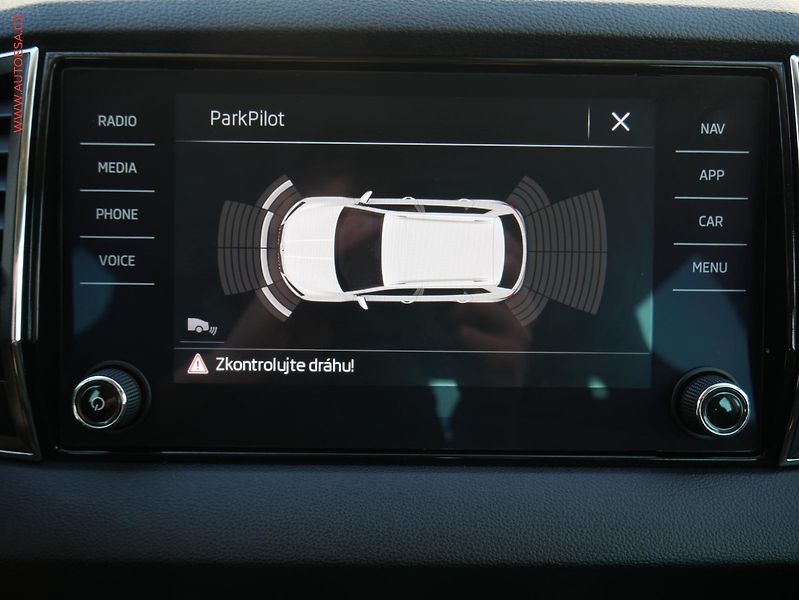 Škoda Karoq (2019) 1.5 TSi, DSG, LED, navi - fotka 12 z 19