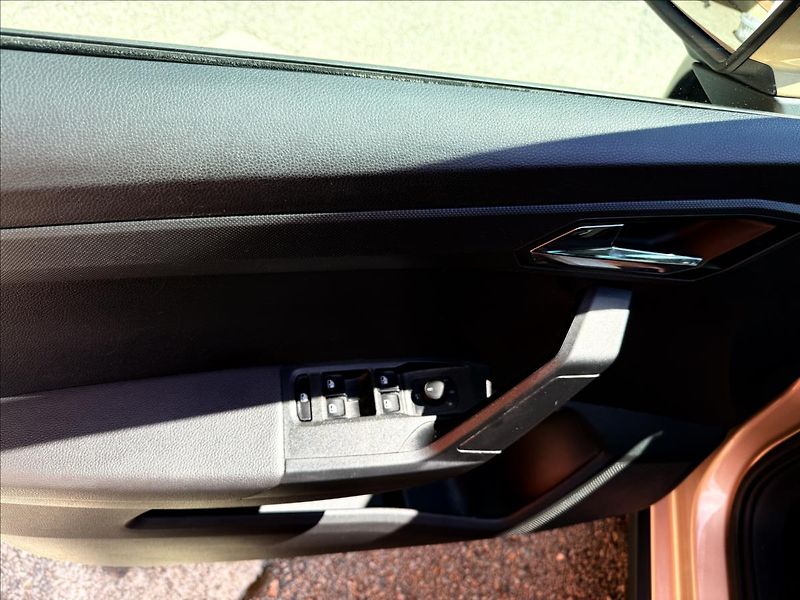 Seat Arona 1,0 TSi STYLE - fotka 10 z 32