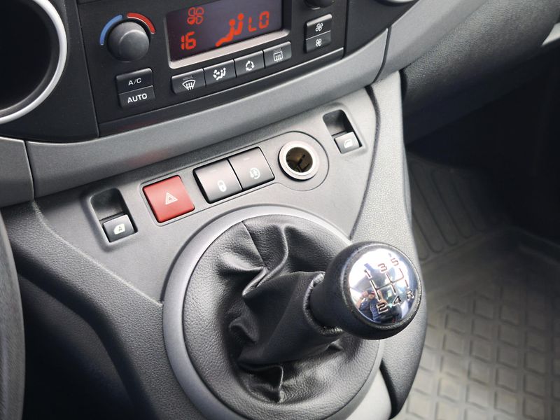 Citroën Berlingo 2016 ČR 1.6 HDI Multispace  - fotka 15 z 36