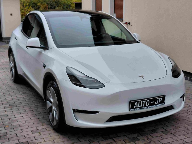 Tesla Model Y (2022) AWD  Long Range  LED ACC 19ALU - fotka 2 z 12