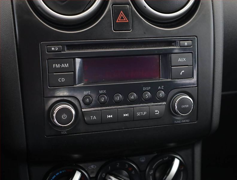 Nissan Qashqai (2013) 1.5 dCi, Tempomat - fotka 12 z 14