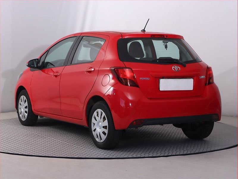 Toyota Yaris (2016) 1.33 Dual VVT-i, Serv.kniha - fotka 4 z 18