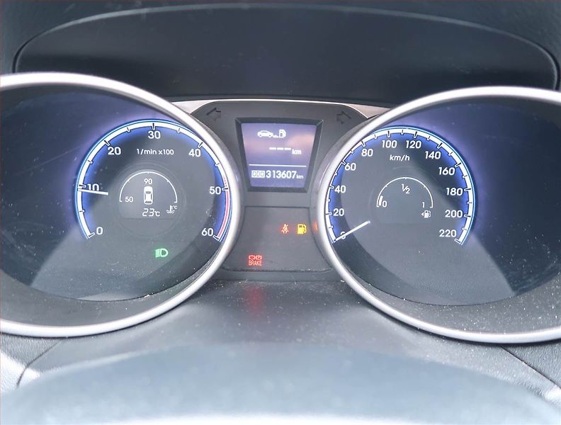 Hyundai ix35 (2012) 1.7 CRDi, Tempomat - fotka 11 z 19