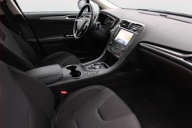 Ford Mondeo (2019) 2.0 EcoBlue, Automat, Navi - fotka 9 z 21