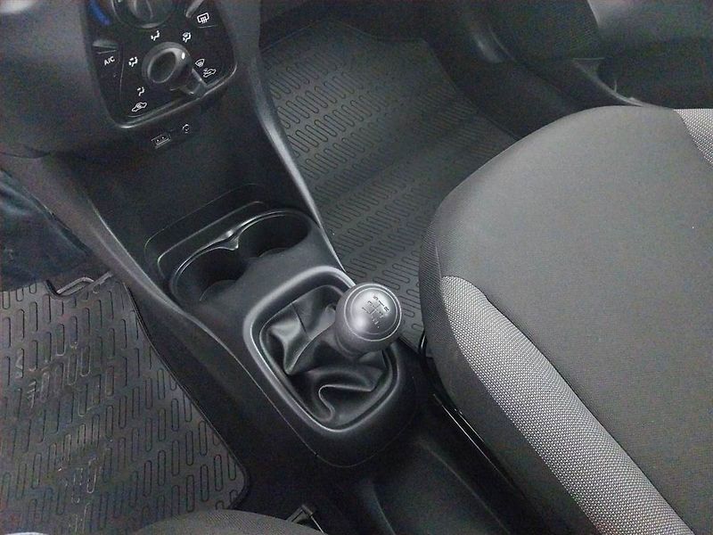 Toyota Aygo (2020) 1.0 VVT-i - fotka 13 z 15