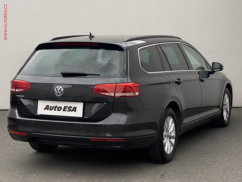 Volkswagen Passat (2018) 2.0TDi, DSG, navi, kamera - fotka 4 z 18
