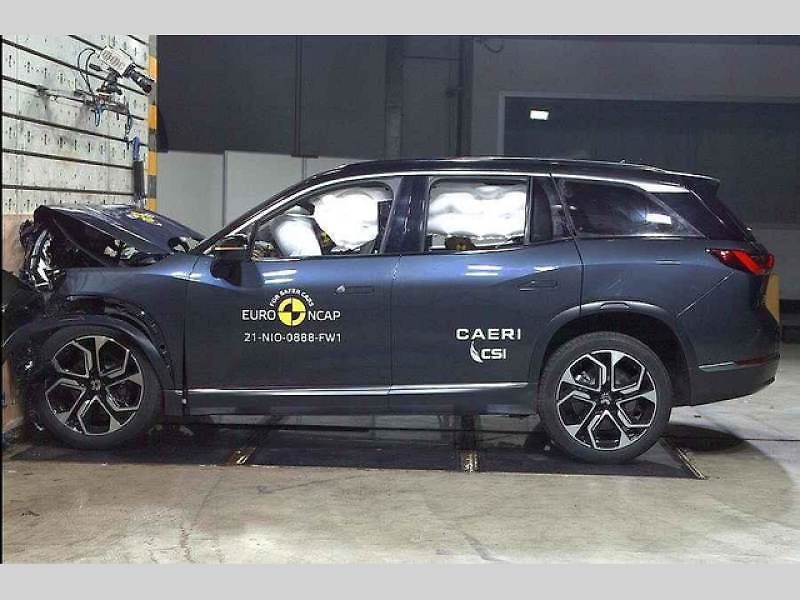 Lynk & Co 01 při crashtestu EuroNCAP