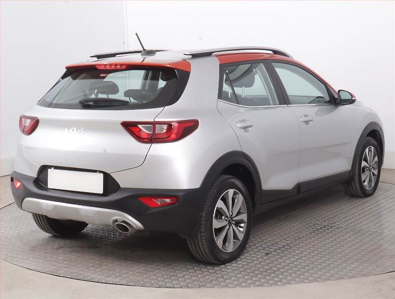 Kia Stonic (2023) Exclusive 1.0 T-GDI, EXCLUSIVE - fotka 5 z 16