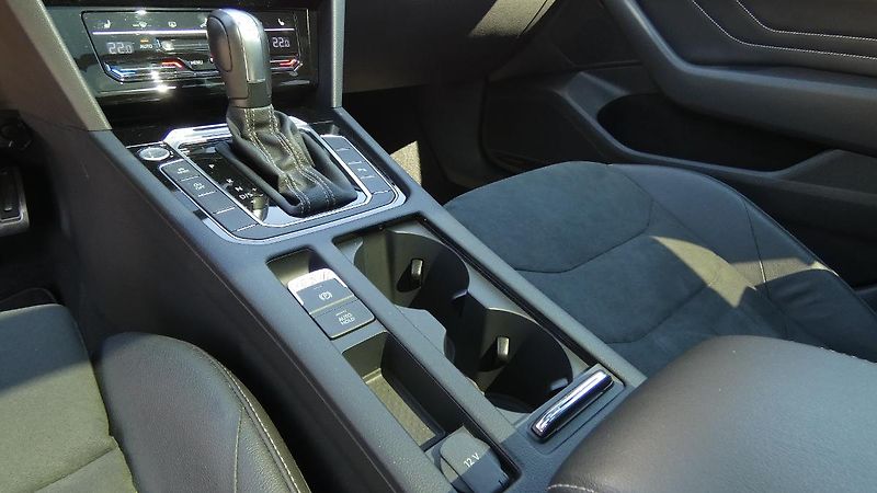 Volkswagen Arteon Shooting Brake 2.0 TDI DSG 4Mo - fotka 6 z 26