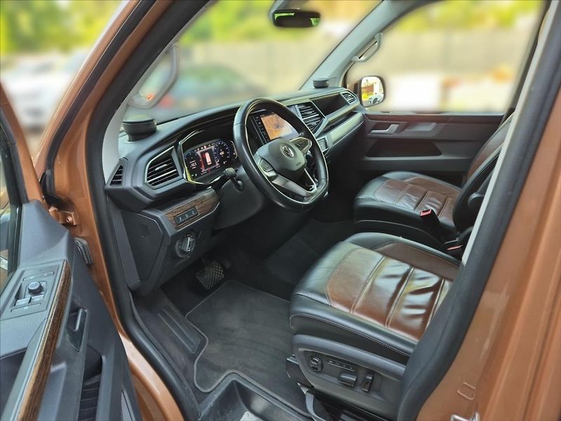 Volkswagen Multivan 2,0 TDi HIGHLINE 4MOTION - fotka 7 z 19