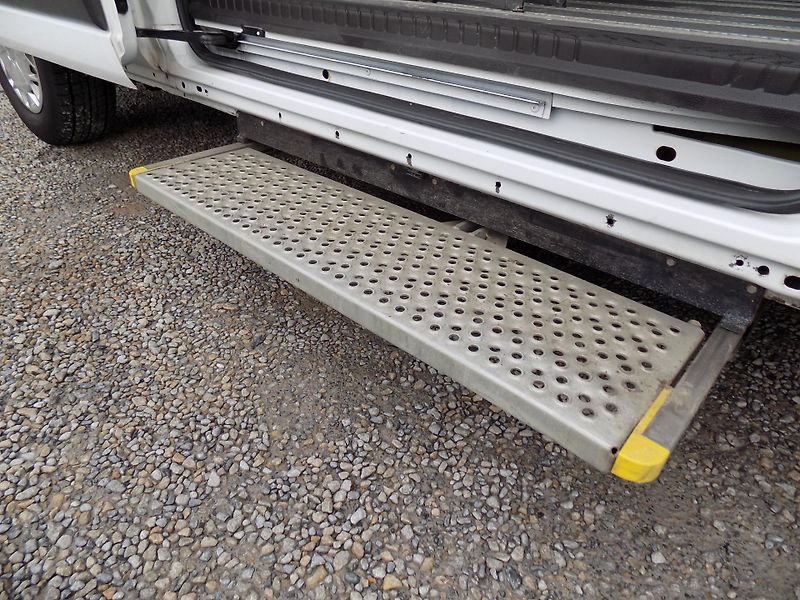 Ford Transit 2,2 TDCI LWB TREND 9 SD RAMPA - fotka 24 z 42