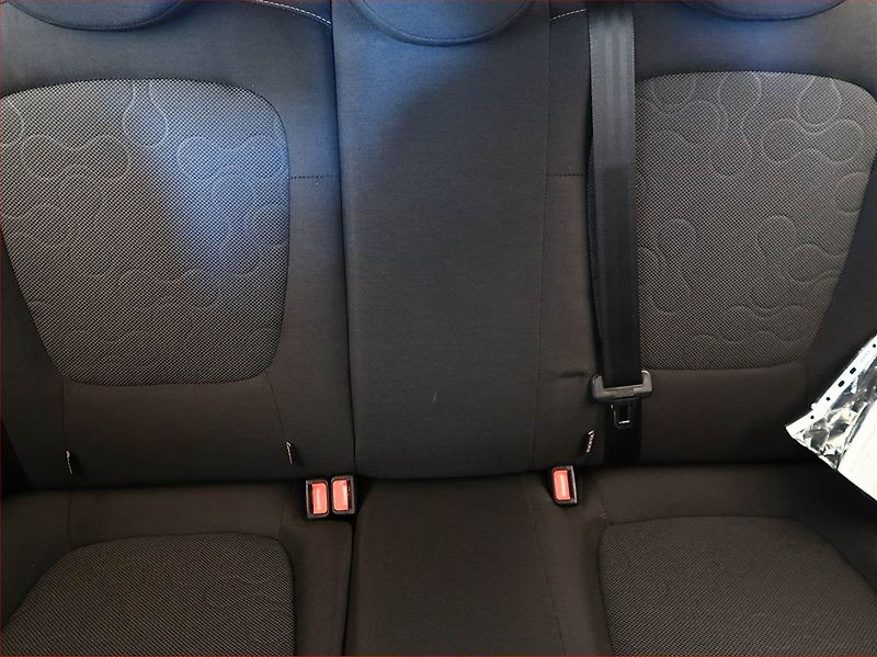 Hyundai i20 (2011) 1.2, nová STK, dobrý stav - fotka 10 z 14