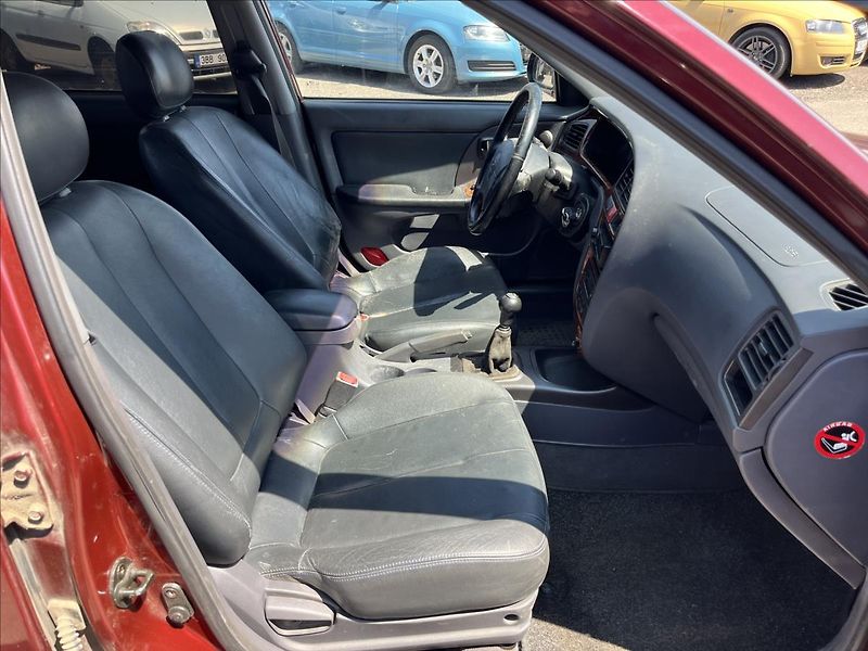 Hyundai Elantra 2,0 CRDi KLIMA TAŽNÉ STK 12/27 - fotka 11 z 29
