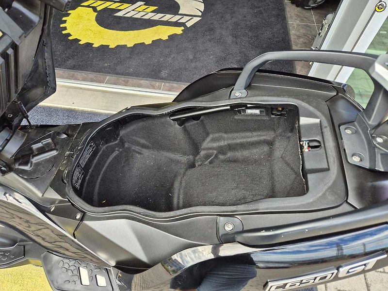 BMW C 650 GT (2016) - fotka 17 z 20