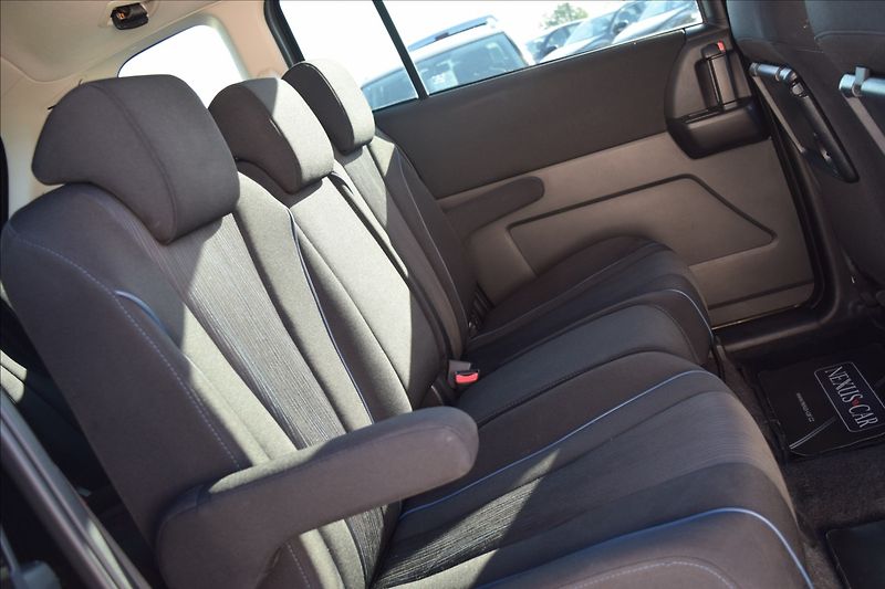 Mazda 5 2,0 DiSi 110KW  ALU VÝHŘEV SED - fotka 45 z 46