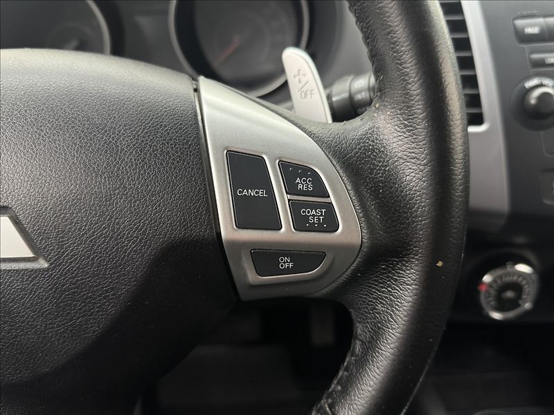 Mitsubishi Outlander 2,2 4WD AUTOMAT VÝHŘEV KAMERA - fotka 11 z 34