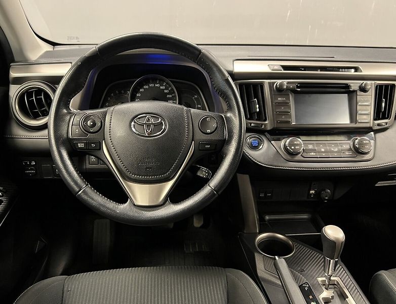 Toyota RAV4 2.2 AT D-CAT  ACTIVE DESIGN SM - fotka 5 z 15