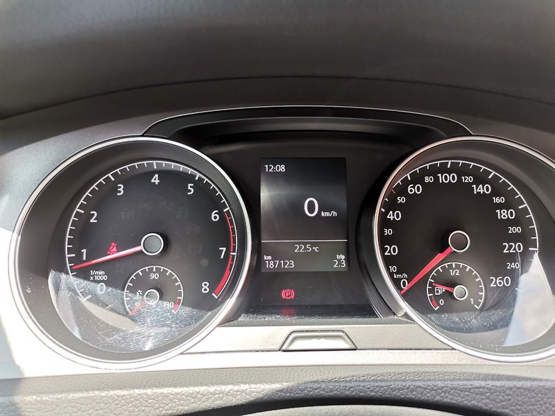 Volkswagen Golf Variant (2014) 1.2TSi 77kw PDC - fotka 22 z 27