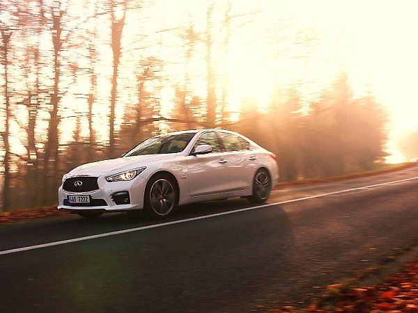 Infiniti Q50S Hybrid AWD.