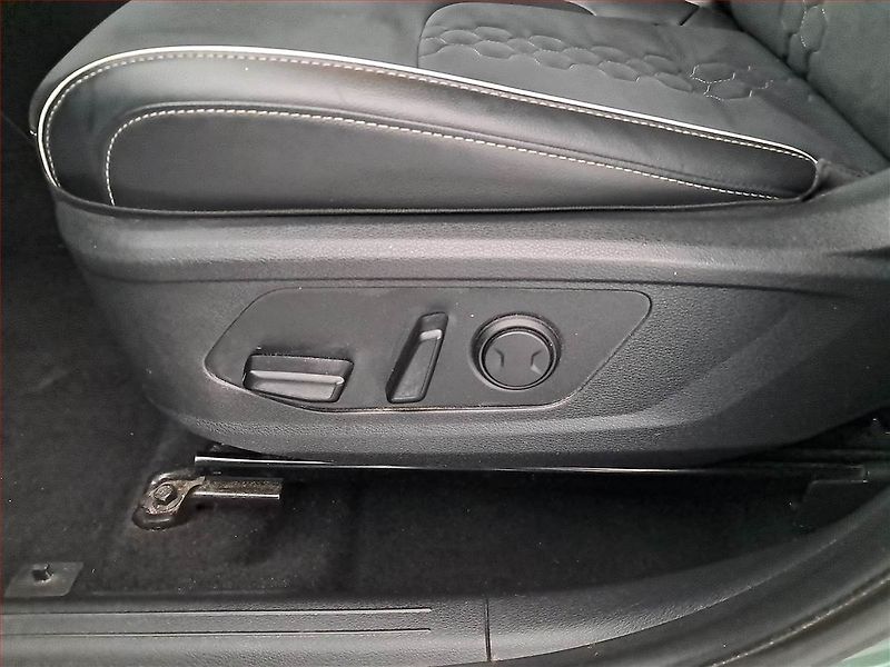 Kia Sportage (2022) 1.6 T-GDI MHEV - fotka 21 z 23