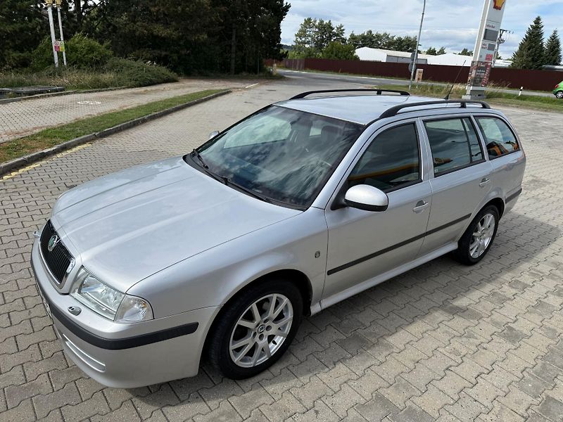 Škoda Octavia (2010) 1,9 TDI TOUR xenon - fotka 3 z 14