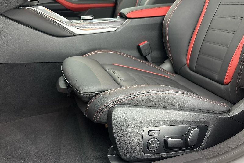 BMW i4 xDrive40 - fotka 7 z 24